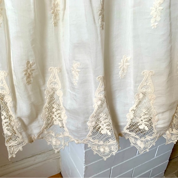 Cream lace dress - Picture 3 of 6